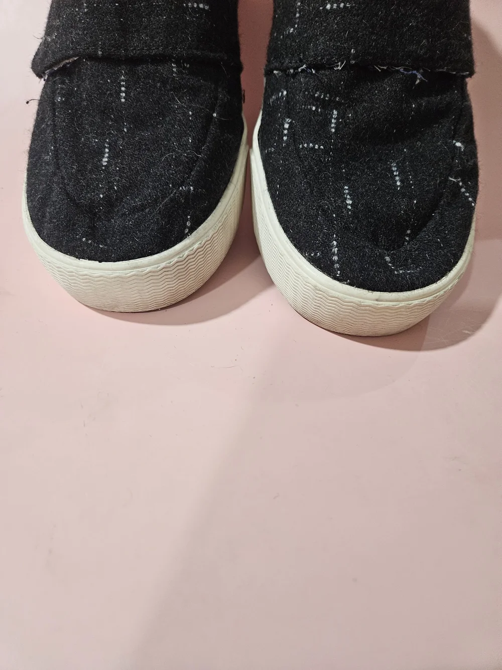Toms Black and White Slip-On Sneakers. Size 8 Bin 12